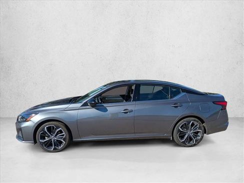 Used 2023 Nissan Altima 2.5 SR image 8