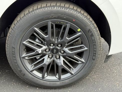 New 2026 Ford Expedition Max Platinum w/ Stealth Appearance Package AWD/4WD image 9