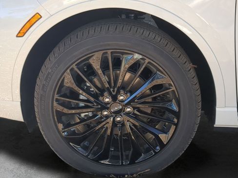 New 2026 Lincoln Corsair Reserve w/ Jet Appearance Package FWD image 9