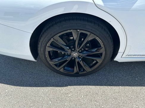 Used 2022 Lexus ES 300h F Sport w/ Accessory Package FWD image 11