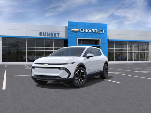 New 2026 Chevrolet Equinox EV LT FWD image 8