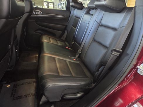 Used 2019 Jeep Grand Cherokee Limited image 11