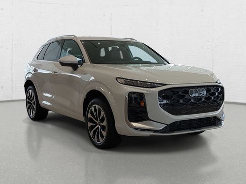New 2026 Audi Q3 quattro 2.0T AWD/4WD image 3