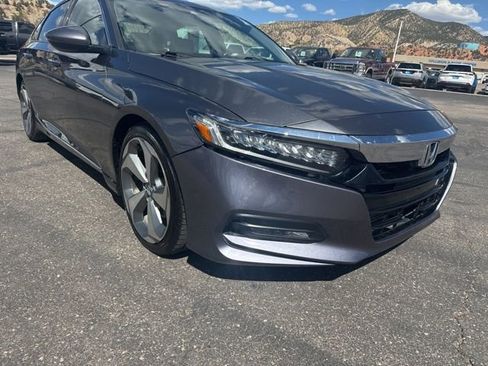 Used 2018 Honda Accord Touring image 10