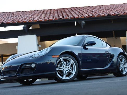Used 2011 Porsche Cayman RWD image 3