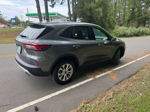 Used 2023 Ford Escape Active image 7