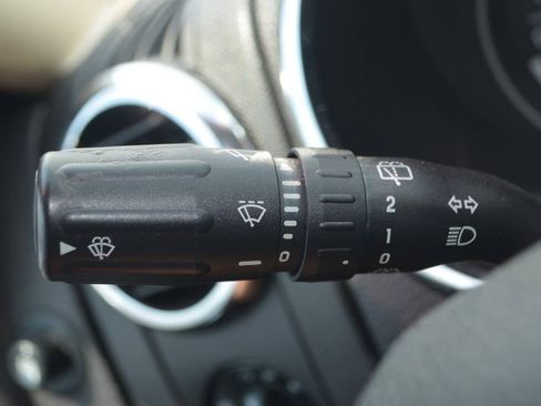 Used 2010 Ford Explorer XLT image 29