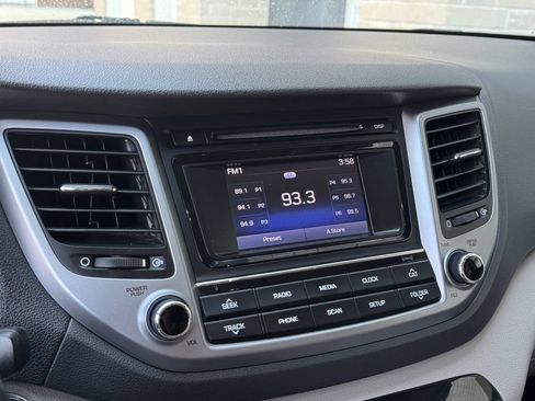Used 2017 Hyundai Tucson Value AWD/4WD image 22