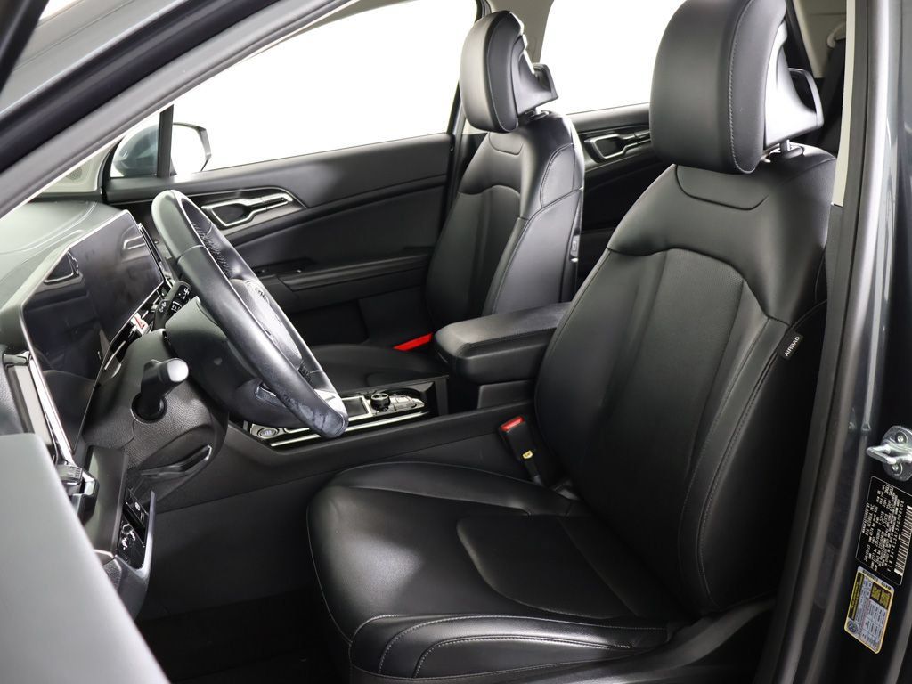 Used 2023 Kia Sportage EX FWD image 31