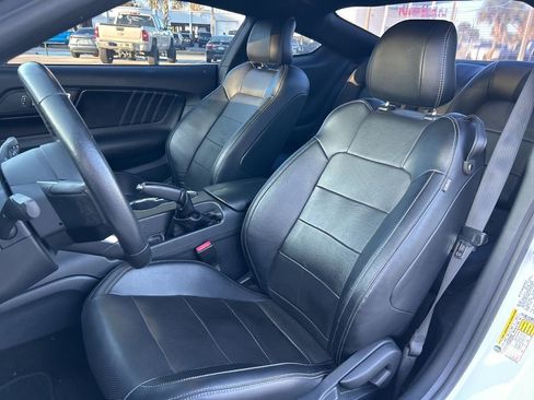 Used 2016 Ford Mustang GT Premium image 17