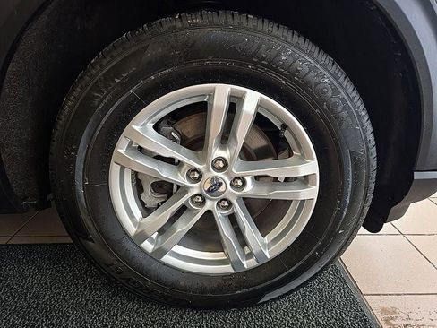 Used 2023 Ford Explorer XLT w/ Equipment Group 202A image 37