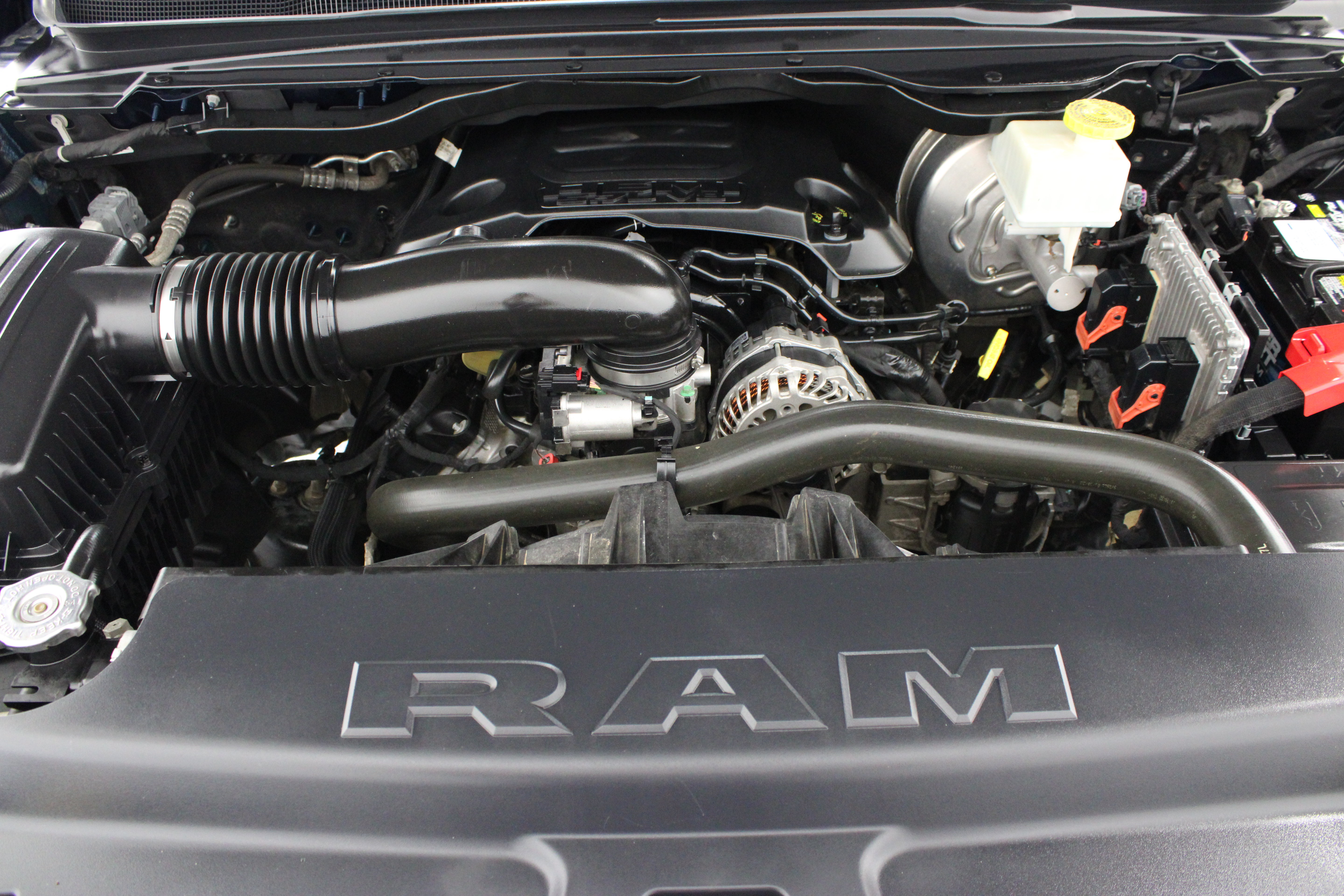 Used 2022 RAM 1500 Laramie AWD/4WD image 39
