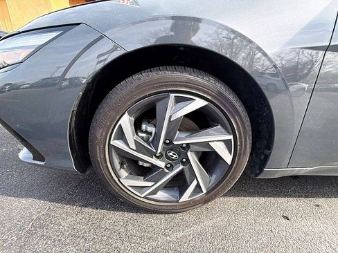 Used 2025 Hyundai Elantra SEL FWD image 14