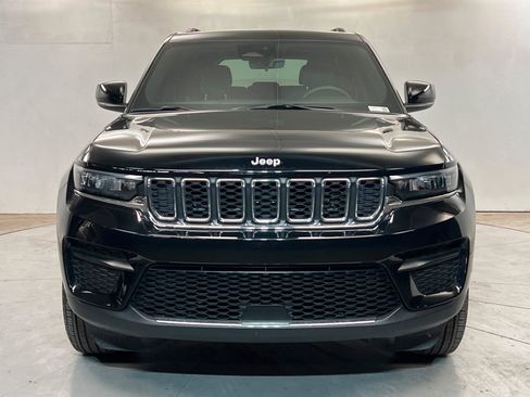 Used 2025 Jeep Grand Cherokee Laredo X w/ Luxury Tech Group I AWD/4WD image 8
