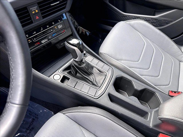 Used 2025 Volkswagen Jetta SEL FWD image 14