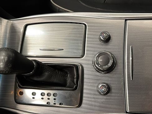 Used 2019 INFINITI Q70 Luxe image 21