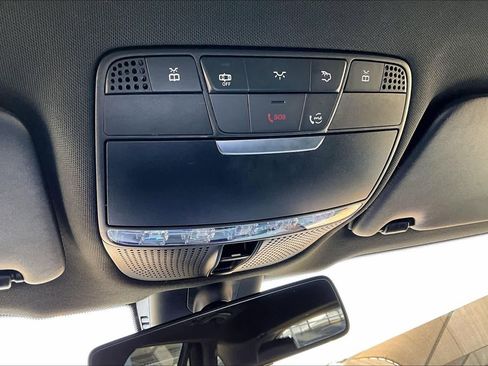 Used 2020 Mercedes-Benz GLC 300 4MATIC image 31