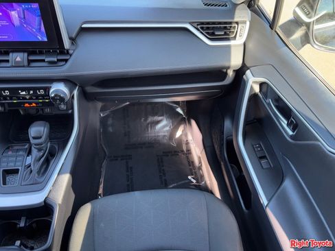 Certified 2025 Toyota RAV4 XLE AWD/4WD image 18