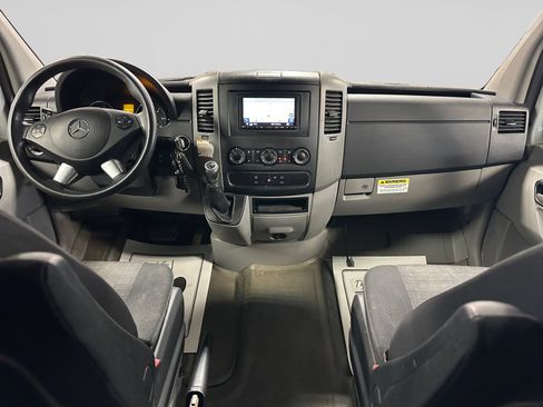 Used 2016 Mercedes-Benz Sprinter 2500 image 15