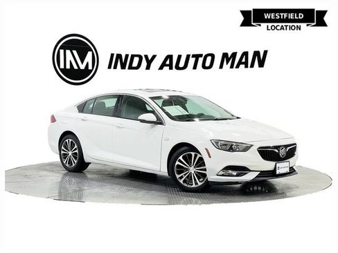 Used 2018 Buick Regal Preferred image 1