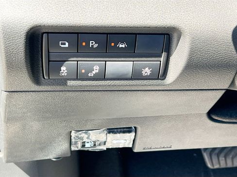 Used 2025 Nissan Kicks Play S FWD image 10