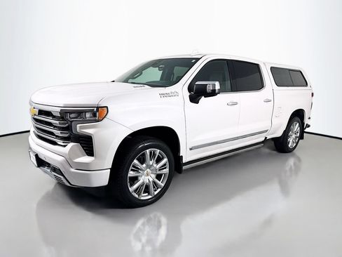 Used 2023 Chevrolet Silverado 1500 High Country w/ High Country Premium Package AWD/4WD image 1