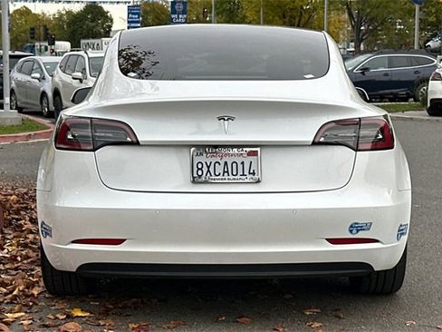 Used 2021 Tesla Model 3 Standard Range Plus image 5