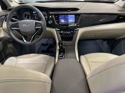 Used 2023 Cadillac XT6 Premium Luxury image 13