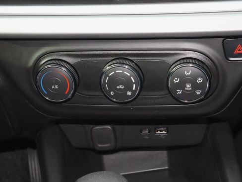 Used 2024 Chevrolet Trax LS image 11