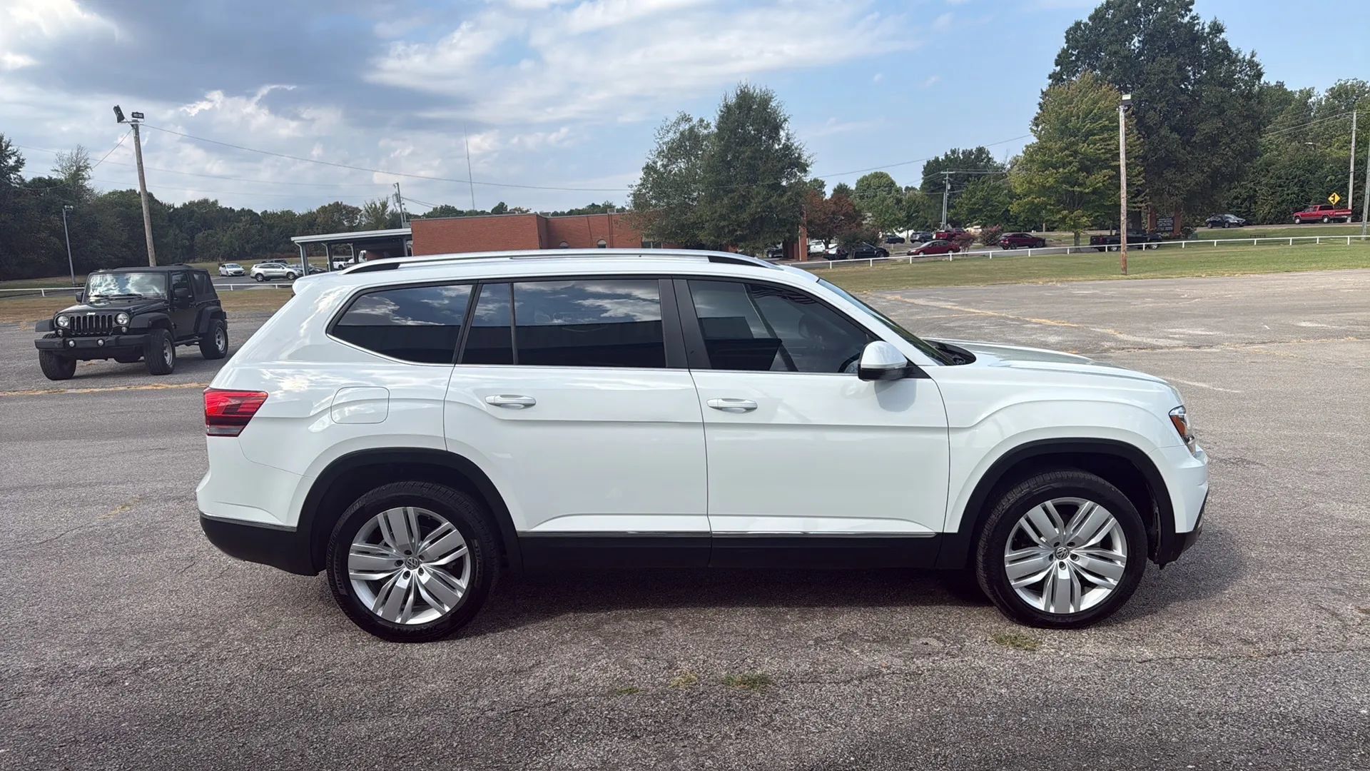 Used 2019 Volkswagen Atlas SEL FWD image 6