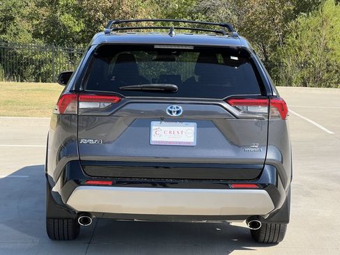 Used 2024 Toyota RAV4 SE w/ Convenience Package AWD/4WD image 4