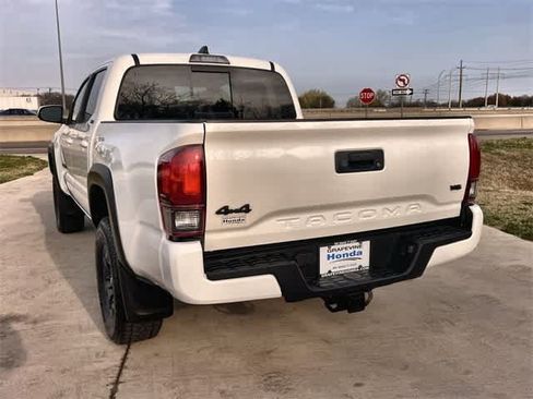 Used 2021 Toyota Tacoma SR5 w/ Trail Edition image 5