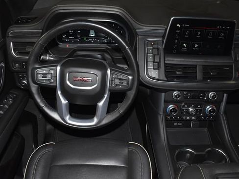 Used 2023 GMC Yukon XL SLT image 15