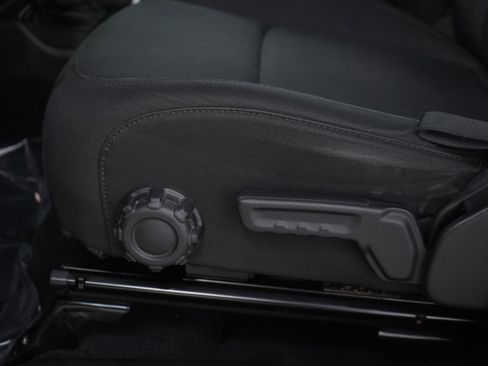 Used 2018 Jeep Wrangler Unlimited Sport S image 27