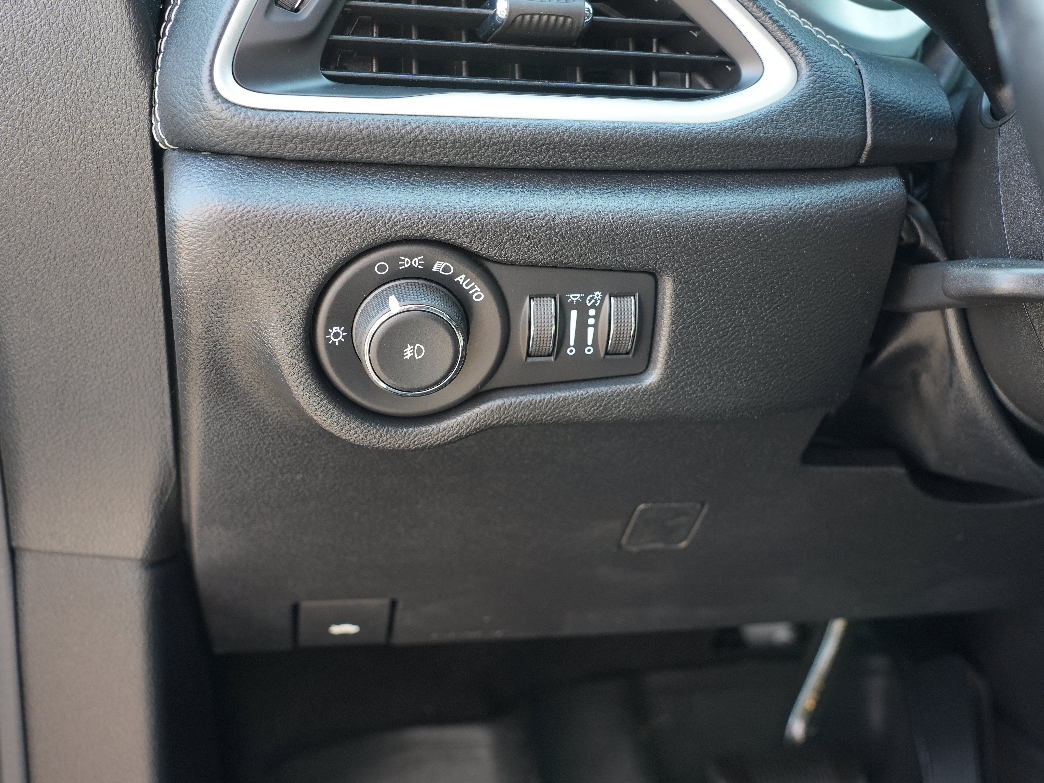 Used 2021 Chrysler Pacifica Touring-L w/ S Appearance Package FWD image 17
