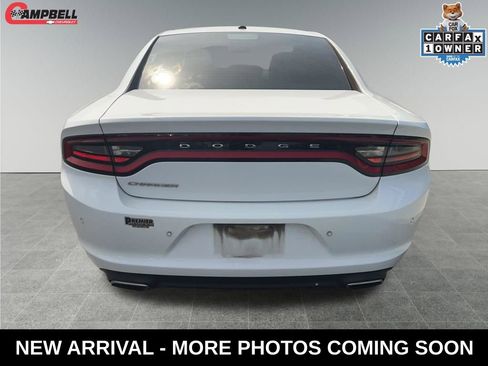 Used 2017 Dodge Charger SE w/ Popular Equipment Group image 4
