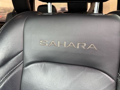 Used 2020 Jeep Wrangler Unlimited Sahara w/ Safety Group AWD/4WD image 12