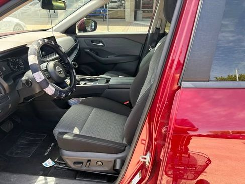 Used 2023 Nissan Rogue SV FWD image 8