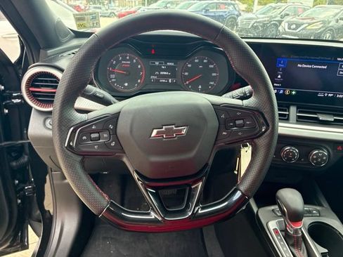 Used 2025 Chevrolet Trax RS w/ Driver Confidence Package FWD image 21