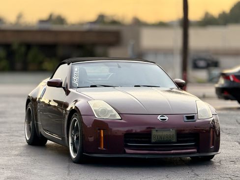 Used 2006 Nissan 350Z Grand Touring RWD image 2