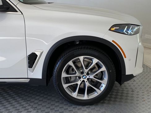 New 2026 BMW X5 xDrive40i w/ Climate Comfort Package image 10