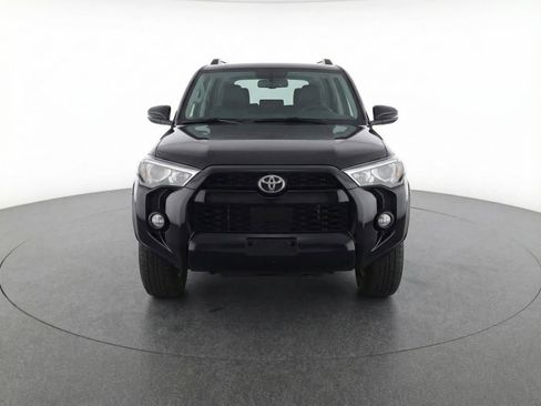 Used 2019 Toyota 4Runner SR5 AWD/4WD image 5