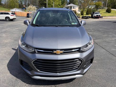Used 2019 Chevrolet Trax LT w/ LT Convenience Package AWD/4WD image 2