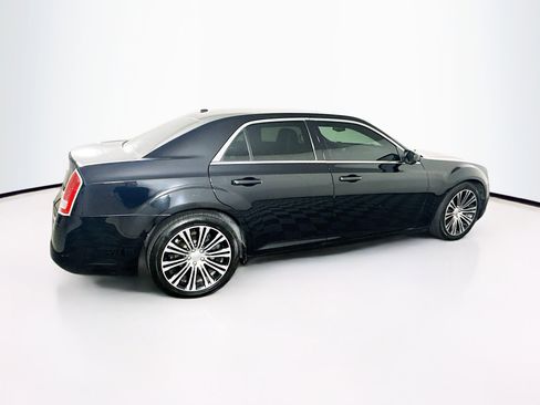 Used 2013 Chrysler 300 S RWD image 10