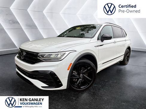 Certified 2024 Volkswagen Tiguan SE R-Line AWD/4WD image 1