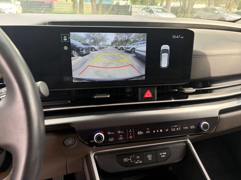 Used 2026 Kia Carnival FWD image 26