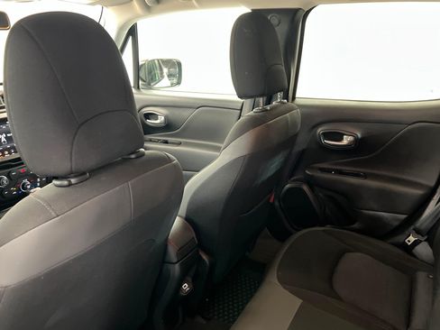 Used 2023 Jeep Renegade Trailhawk AWD/4WD image 20