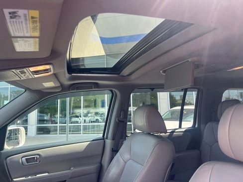 Used 2014 Honda Pilot Touring image 14