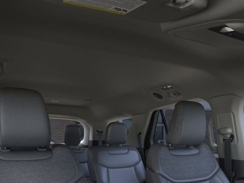 New 2025 Ford Explorer Active w/ Active Comfort Package AWD/4WD image 22