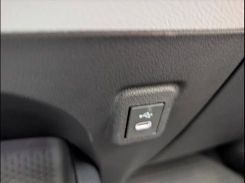 Used 2025 Toyota Corolla SE image 16